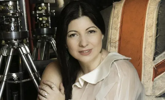 NARCISA PHERES: creații bespoke care îți taie respirația