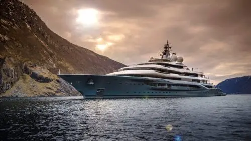 Flying Fox, super-iahtul charter care bate recorduri cu stil