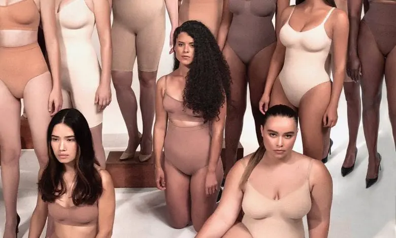 Kim Kardashian a cedat la presiunea fanilor și a schimbat numele unui nou brand de îmbrăcăminte