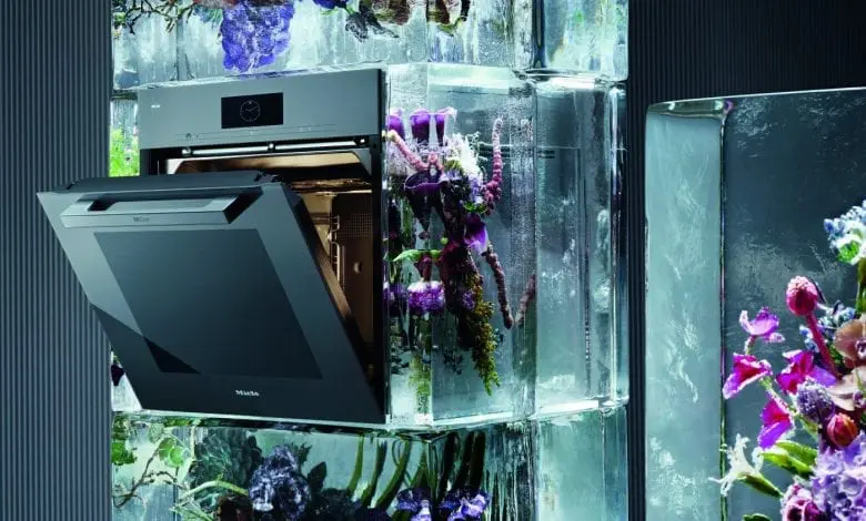 Miele lansează Dialog, primul cuptor care poate ”vorbi” cu mâncarea