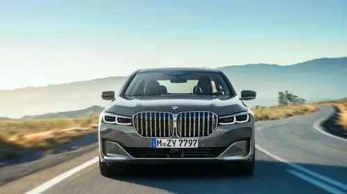 Noul BMW Seria 7 consolidează tradiția luxoasă cu performanță premium și design dominant