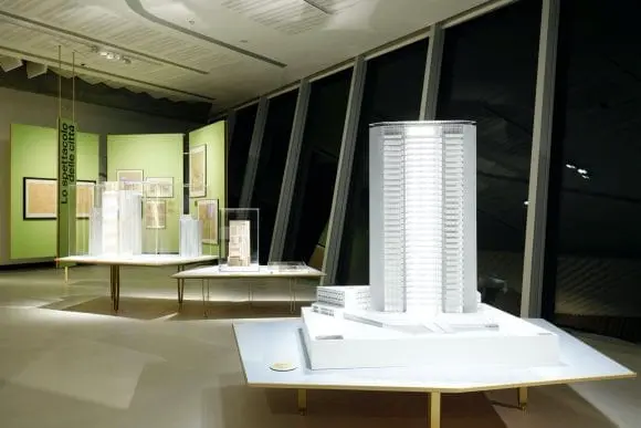 VIDEO. Expoziție dedicată arhitectului de geniu Gio Ponti, un motor al industriei de design din Italia
