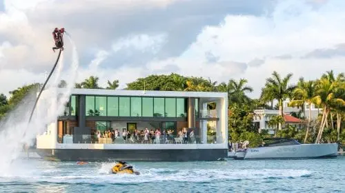 ARKUP a transformat iahtul într-o locuință luxoasă plutitoare