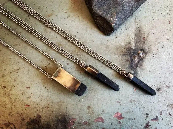 MAKAB: bijuterii duale care sfidează timpul