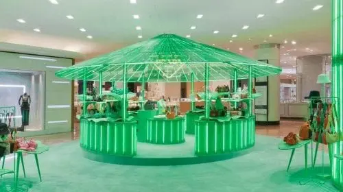 „Hyper Leaves”, pop-up-ul eclectic creat de Prada și Galeries Lafayette