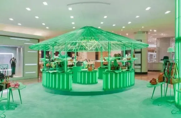 „Hyper Leaves”, pop-up-ul eclectic creat de Prada și Galeries Lafayette