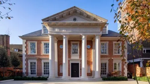 Cel mai scump conac din Londra, cu lift pentru mașină