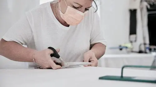 Louis Vuitton și-a redeschis atelierul pentru a confecționa echipamente de protecție pentru medici