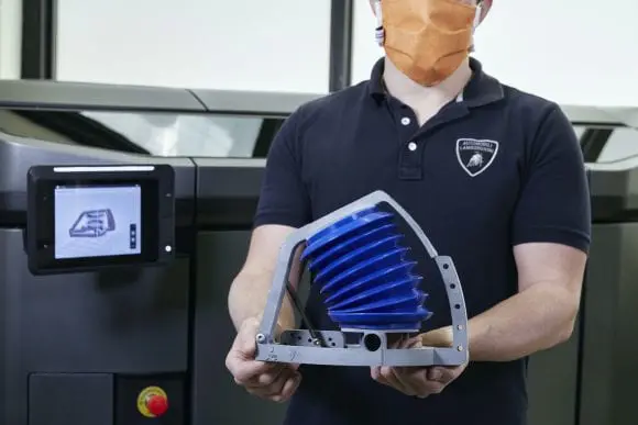 Lamborghini se implică în producția simulatoarelor de respirație artificială