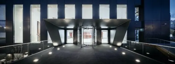 Soluția unică de fațadă Alukönigstahl pentru Ana Tower