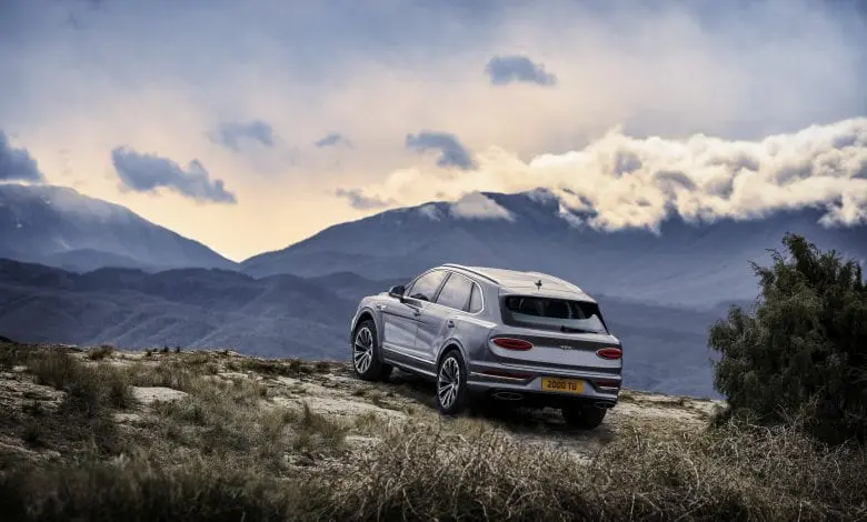 Drive Test DeLuxe Bentley Bentayga V8 First Edition 2021 [video]