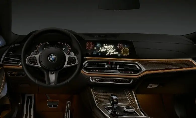 BMW – Mașina care îți urează „Sărbători fericite”, și în România