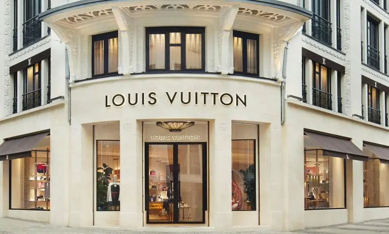 Louis Vuitton a dezvăluit ceasul Tambour Carpe Diem cu un craniu și un șarpe