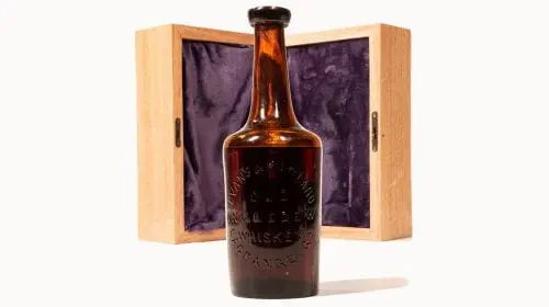 Cea mai veche sticlă de whisky din lume se îndreaptă către licitație. Cât ar putea valora aceasta
