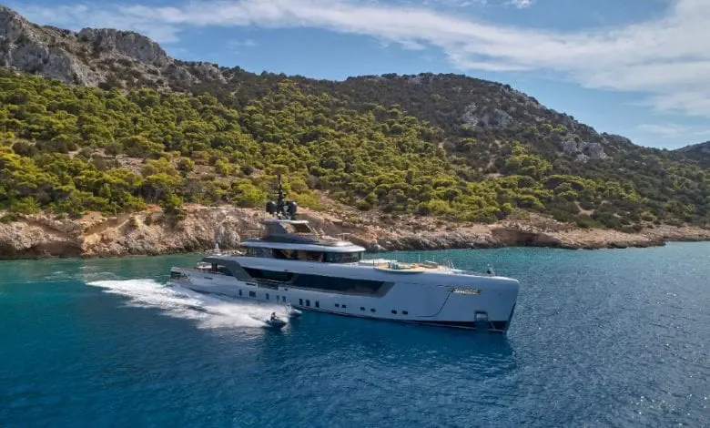 Giorgio Armani investește într-un constructor italian de superyachturi