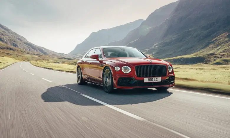 Bentley Flying Spur V8  Mulliner Blackline – Luxul autentic al celui mai bun sedan din lume