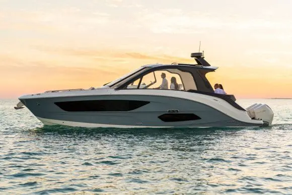 Designworks dezvoltă un nou limbaj de design pentru celebrul producător de bărci Sea Ray