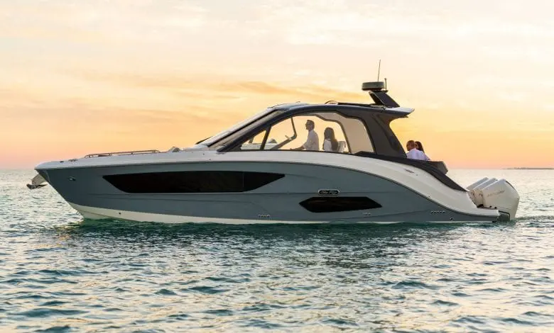 Designworks dezvoltă un nou limbaj de design pentru celebrul producător de bărci Sea Ray