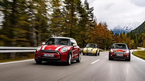 MINI Cooper – de peste 60 de ani, sinonim cu plăcerea condusului