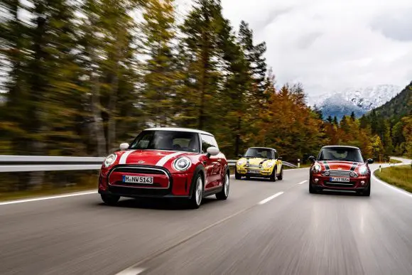 MINI Cooper – de peste 60 de ani, sinonim cu plăcerea condusului