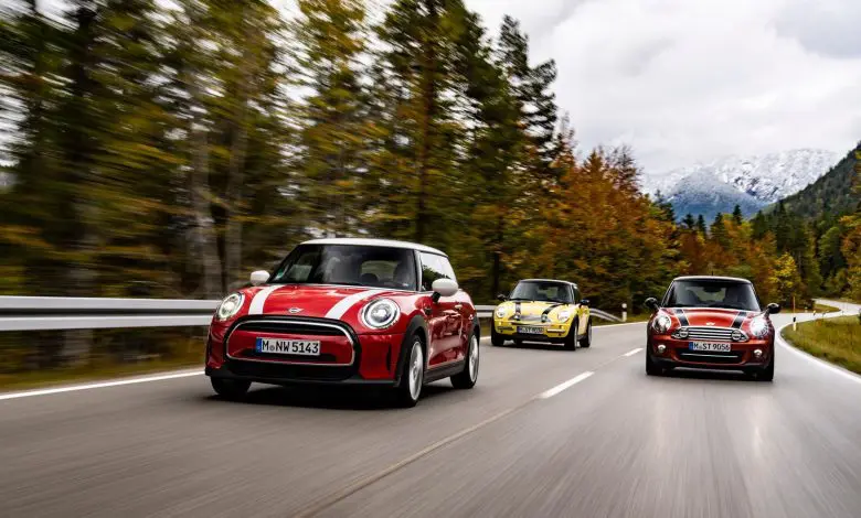 MINI Cooper – de peste 60 de ani, sinonim cu plăcerea condusului