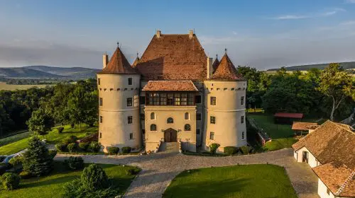 Castelul Bethlen-Haller – Un colț de rai pe plaiurile mioritice