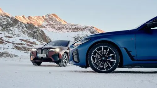 Vacanţă în Austria pentru BMW iX şi BMW i4: puterea electrică testată la mare altitudine, pe zăpadă şi gheaţă