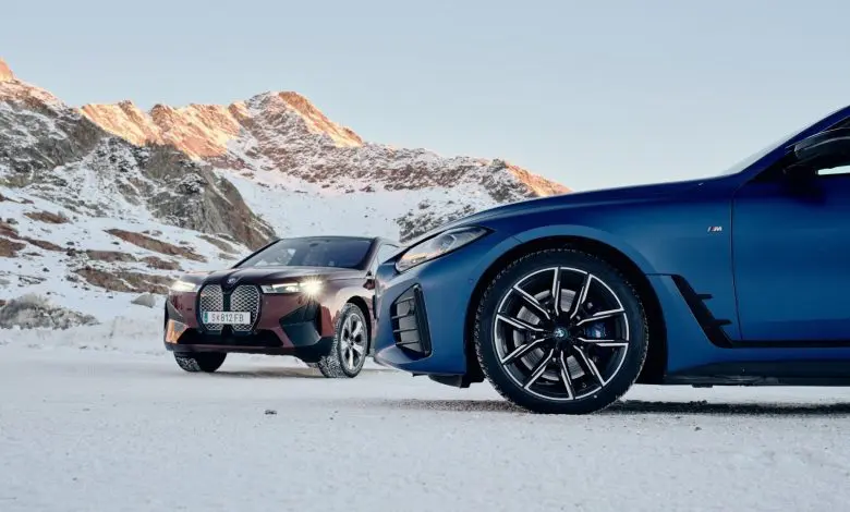 Vacanţă în Austria pentru BMW iX şi BMW i4: puterea electrică testată la mare altitudine, pe zăpadă şi gheaţă