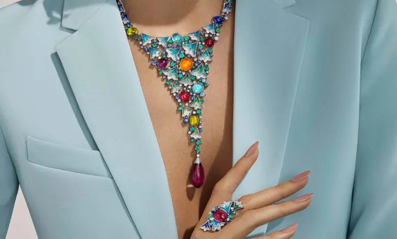 Bijuteriile Sicis – Basoreliefuri din micromozaic, prețioase și unice