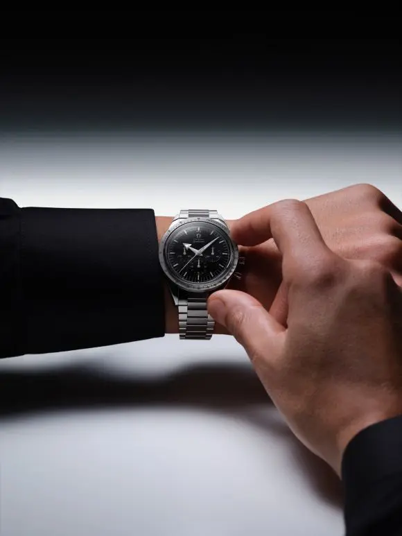 OMEGA începe 2022 cu un nou model din colecția Speedmaster
