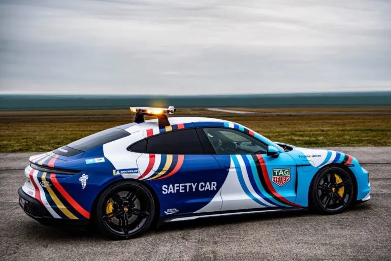 Prima mașină sport complet electrică de la Porsche este noul safety car