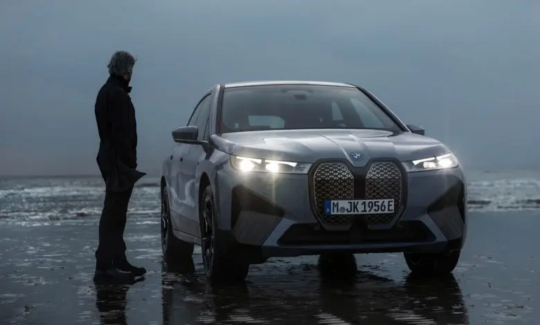 Noul BMW iX M60. Ce este mai bun din cele trei universuri i, X şi M.