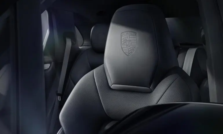 Porsche Cayenne Platinum Edition, acum și în România