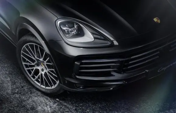 O nouă editie specială de Porsche Cayenne: Platinum Edition