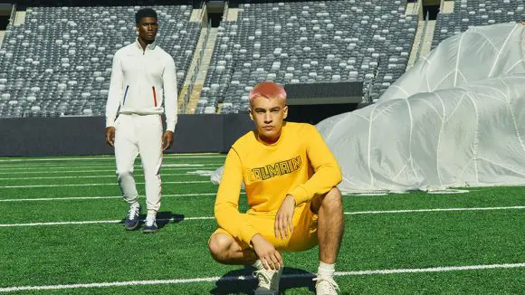 Saks lansează o colecție capsulă inspirată de Super Bowl