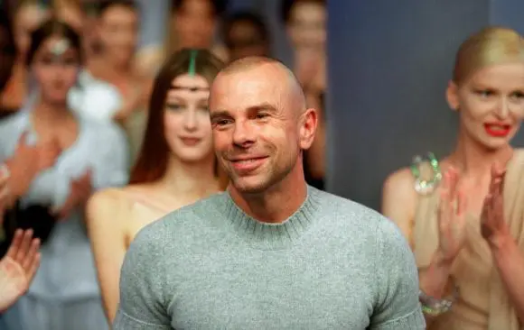 In Memoriam: Legenda designului vestimentar Manfred Thierry Mugler s-a stins din viață la vârsta de 73 de ani