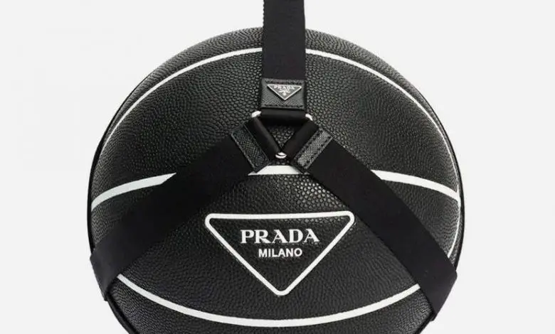 Prada a lansat o minge de baschet în valoare de 660 de dolari