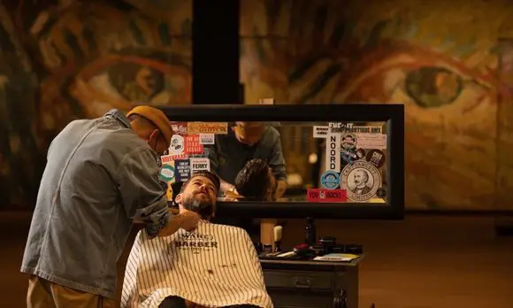 Muzeul Van Gogh se redeschide ca salon de frumusețe pentru a sfida regulile confuze ale COVID