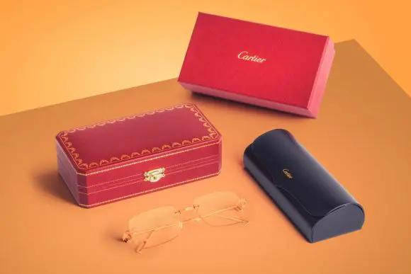 Hani Marin: „Ochelarii pe care îi porți trebuie să se potrivească cu fizionomia, cu stilul tău de viață și să te reprezinte”