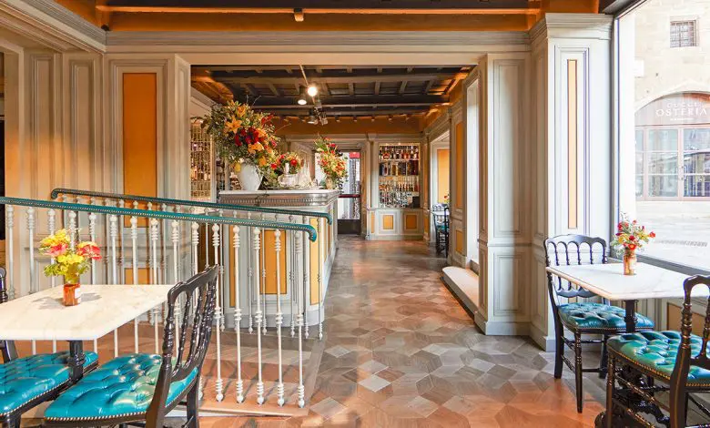 Sărbătorește Ziua Îndrăgostiților în noua cafenea Gucci