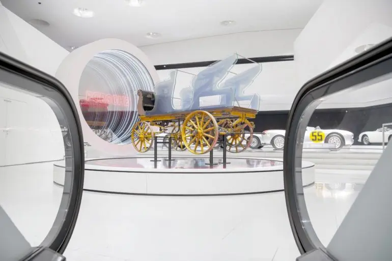 O nouă călătorie în timp cu Future Heritage Portal la Muzeul Porsche
