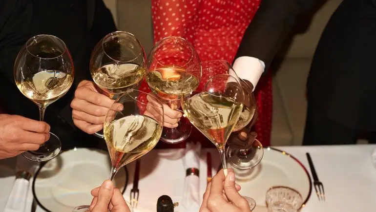 Sărbătoriți cu Veuve Clicquot într-o călătorie ca în povești între Franța și Italia: Venice Simplon-Orient-Express