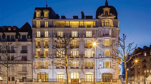 Cel mai nou hotel de lux din Geneva se deschide în clădirea unei bănci