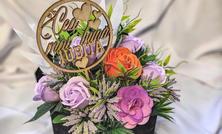   Sărbătorește Dragobete în stil românesc cu trandafirii criogenați Artezania