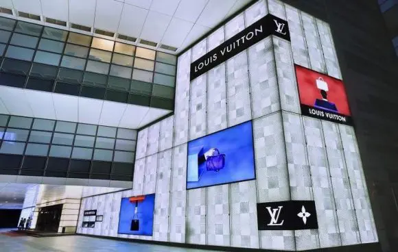 Deschiderile de magazine de lux sunt în creștere în Europa