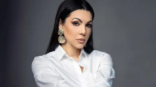 Sanda Ionescu: „Femeia puternică este iubire”