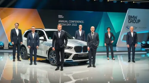 Transformare şi responsabilitate: BMW Group intensifică schimbarea tehnologică pentru un viitor durabil
