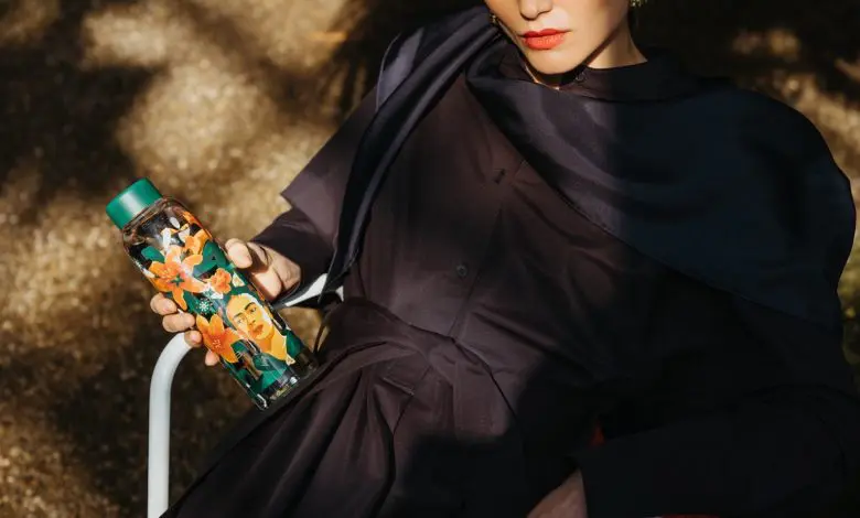 Waterdrop celebrează femeile puternice și creative cu o nouă colecție în ediție limitată, cu design inspirat de Frida Kahlo