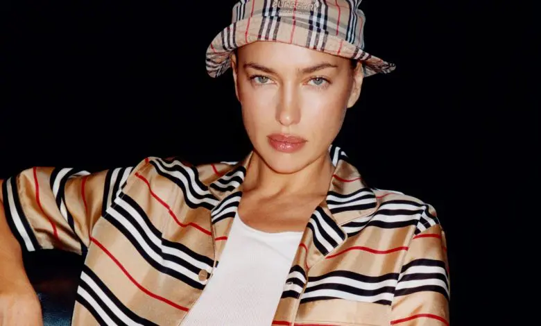 Colecția Burberry x Supreme Spring 2022 a fost dezvăluită