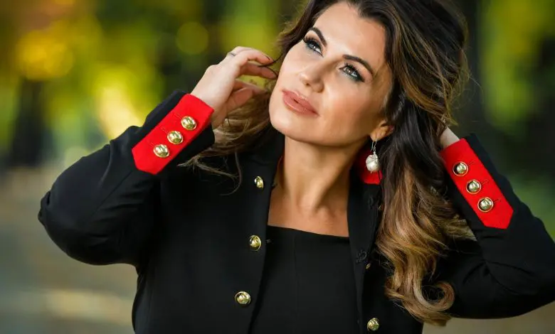 Felicia Akkaya: „Distincția și eleganța definesc noțiunea de femeie”